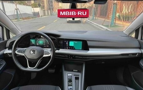 Volkswagen Golf VII, 2021 год, 2 000 000 рублей, 10 фотография