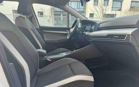 Volkswagen Golf VII, 2021 год, 2 000 000 рублей, 16 фотография