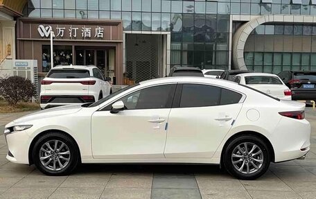 Mazda 3, 2023 год, 1 690 600 рублей, 2 фотография