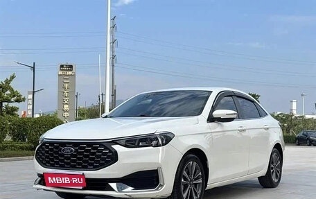 Ford Focus IV, 2022 год, 1 290 007 рублей, 2 фотография