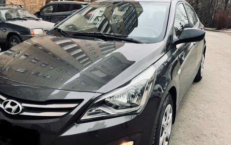 Hyundai Solaris II рестайлинг, 2015 год, 820 000 рублей, 5 фотография