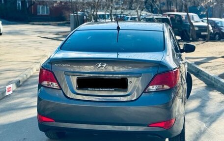 Hyundai Solaris II рестайлинг, 2015 год, 820 000 рублей, 2 фотография