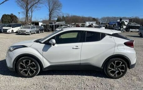 Toyota C-HR I рестайлинг, 2022 год, 1 410 000 рублей, 7 фотография