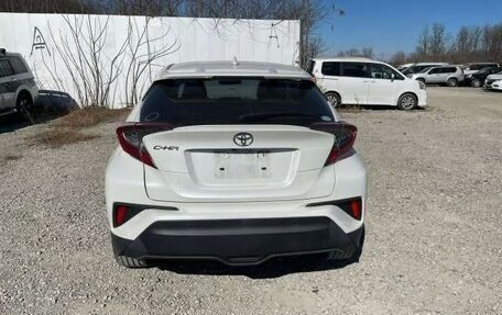 Toyota C-HR I рестайлинг, 2022 год, 1 410 000 рублей, 5 фотография