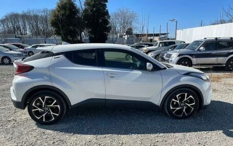 Toyota C-HR I рестайлинг, 2022 год, 1 410 000 рублей, 8 фотография