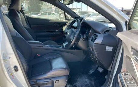 Toyota C-HR I рестайлинг, 2022 год, 1 410 000 рублей, 13 фотография