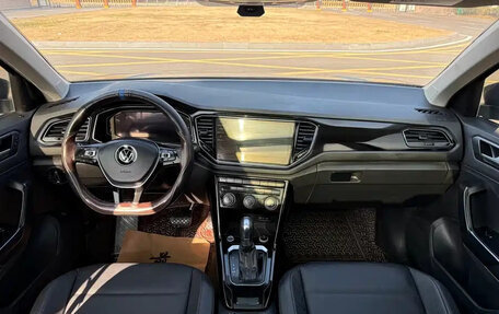 Volkswagen T-Roc I, 2022 год, 1 950 001 рублей, 10 фотография