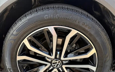 Volkswagen T-Roc I, 2022 год, 1 950 001 рублей, 13 фотография