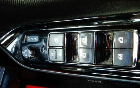 Toyota Noah III, 2017 год, 1 916 000 рублей, 20 фотография