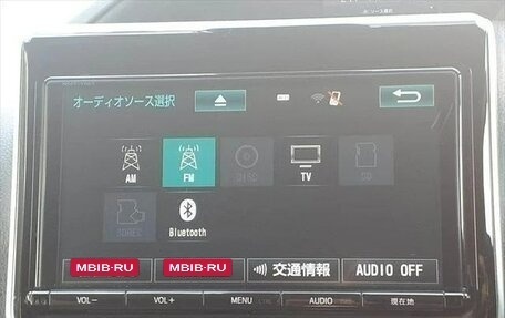 Toyota Noah III, 2017 год, 1 821 000 рублей, 13 фотография