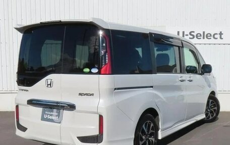 Toyota Noah III, 2017 год, 1 916 000 рублей, 3 фотография