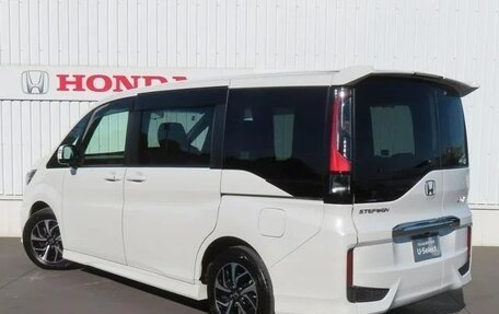 Toyota Noah III, 2017 год, 1 916 000 рублей, 4 фотография