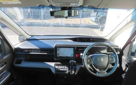 Toyota Noah III, 2017 год, 1 916 000 рублей, 5 фотография