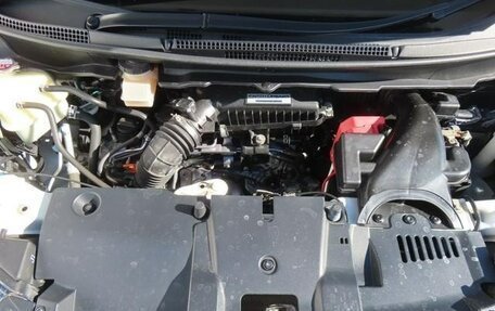 Toyota Noah III, 2017 год, 1 916 000 рублей, 40 фотография