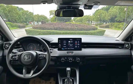 Honda Vezel, 2023 год, 1 870 001 рублей, 10 фотография