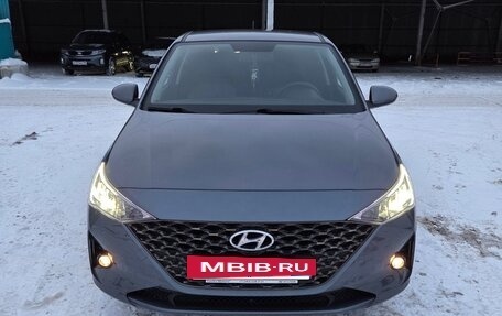 Hyundai Solaris II рестайлинг, 2021 год, 2 200 000 рублей, 5 фотография