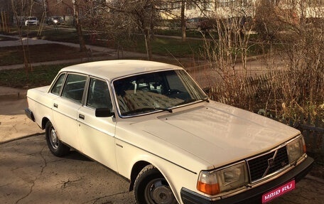 Volvo 240 Series, 1982 год, 99 000 рублей, 1 фотография