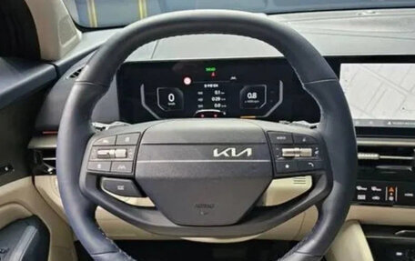 KIA Sportage IV рестайлинг, 2025 год, 2 400 000 рублей, 5 фотография