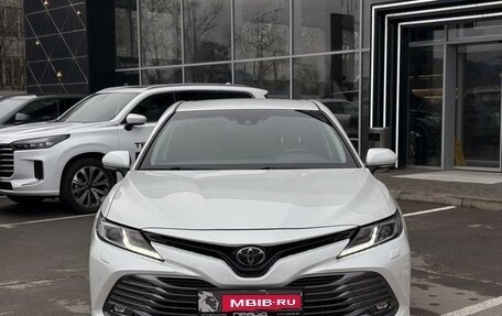Toyota Camry, 2019 год, 2 349 900 рублей, 2 фотография