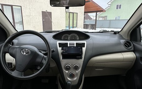 Toyota Yaris III рестайлинг, 2006 год, 640 000 рублей, 9 фотография