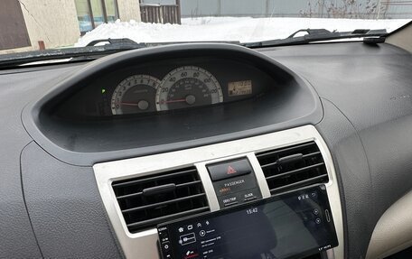 Toyota Yaris III рестайлинг, 2006 год, 640 000 рублей, 11 фотография