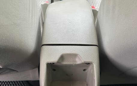 Toyota Yaris III рестайлинг, 2006 год, 640 000 рублей, 25 фотография