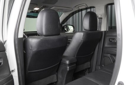 Mitsubishi Outlander III рестайлинг 3, 2017 год, 2 500 000 рублей, 11 фотография