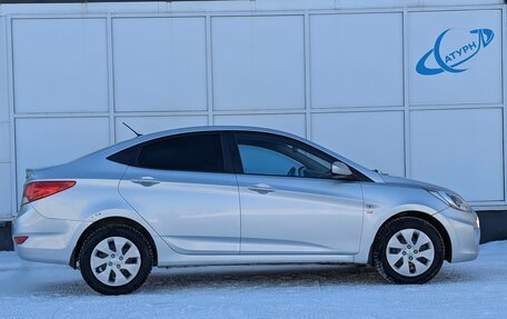 Hyundai Solaris II рестайлинг, 2011 год, 775 000 рублей, 4 фотография