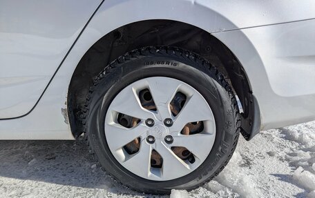 Hyundai Solaris II рестайлинг, 2011 год, 775 000 рублей, 11 фотография