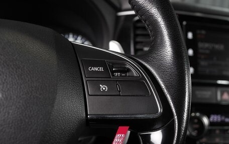 Mitsubishi Outlander III рестайлинг 3, 2017 год, 2 500 000 рублей, 20 фотография