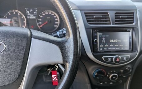 Hyundai Solaris II рестайлинг, 2011 год, 775 000 рублей, 21 фотография