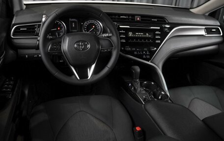 Toyota Camry, 2018 год, 2 290 000 рублей, 6 фотография