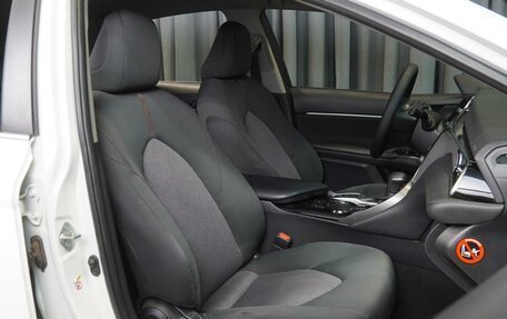 Toyota Camry, 2018 год, 2 290 000 рублей, 8 фотография