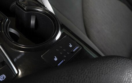 Toyota Camry, 2018 год, 2 290 000 рублей, 15 фотография