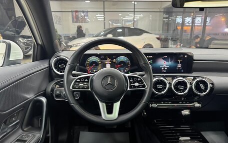 Mercedes-Benz A-Класс, 2023 год, 1 412 000 рублей, 10 фотография