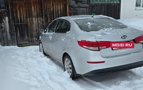 KIA Rio III рестайлинг, 2016 год, 890 000 рублей, 3 фотография