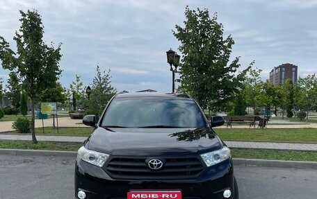 Toyota Highlander III, 2012 год, 2 100 000 рублей, 1 фотография