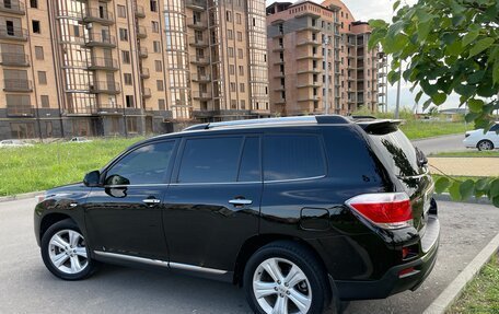 Toyota Highlander III, 2012 год, 2 100 000 рублей, 2 фотография