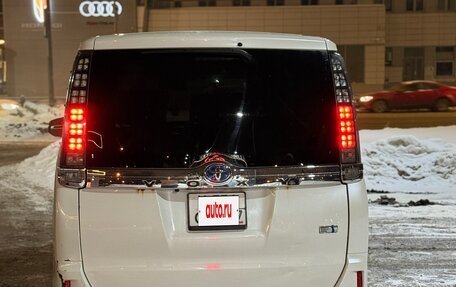 Toyota Voxy III, 2017 год, 2 000 000 рублей, 5 фотография