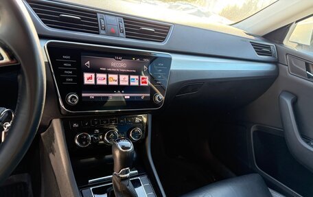 Skoda Superb III рестайлинг, 2018 год, 2 000 000 рублей, 9 фотография