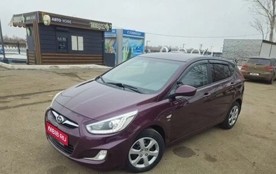 Hyundai Solaris II рестайлинг, 2013 год, 900 000 рублей, 1 фотография
