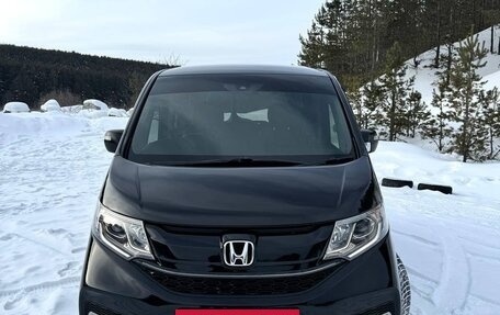 Honda Stepwgn IV, 2016 год, 2 090 000 рублей, 2 фотография