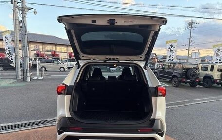 Toyota RAV4, 2022 год, 3 950 001 рублей, 9 фотография