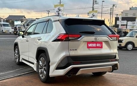 Toyota RAV4, 2022 год, 3 950 001 рублей, 6 фотография