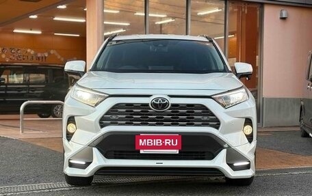 Toyota RAV4, 2022 год, 3 950 001 рублей, 2 фотография