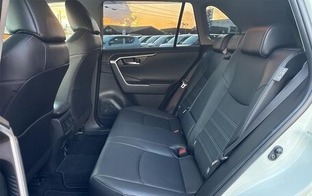 Toyota RAV4, 2022 год, 3 950 001 рублей, 18 фотография