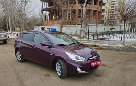 Hyundai Solaris II рестайлинг, 2013 год, 900 000 рублей, 2 фотография