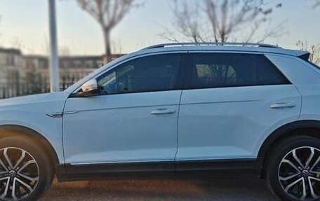 Volkswagen T-Roc I, 2022 год, 2 120 000 рублей, 5 фотография