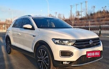 Volkswagen T-Roc I, 2022 год, 2 120 000 рублей, 3 фотография