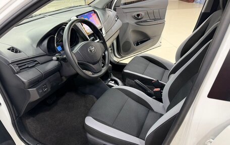 Toyota Yaris XP150 рестайлинг, 2022 год, 1 490 000 рублей, 7 фотография